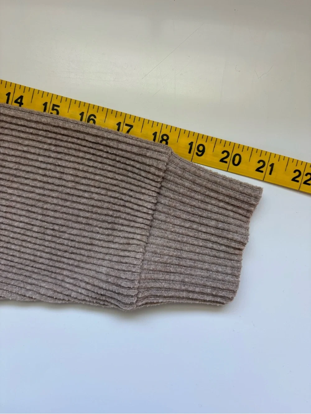 ALO Yoga Muse Ribbed V-Neck Cropped Pullover Sweater Beige Size Small